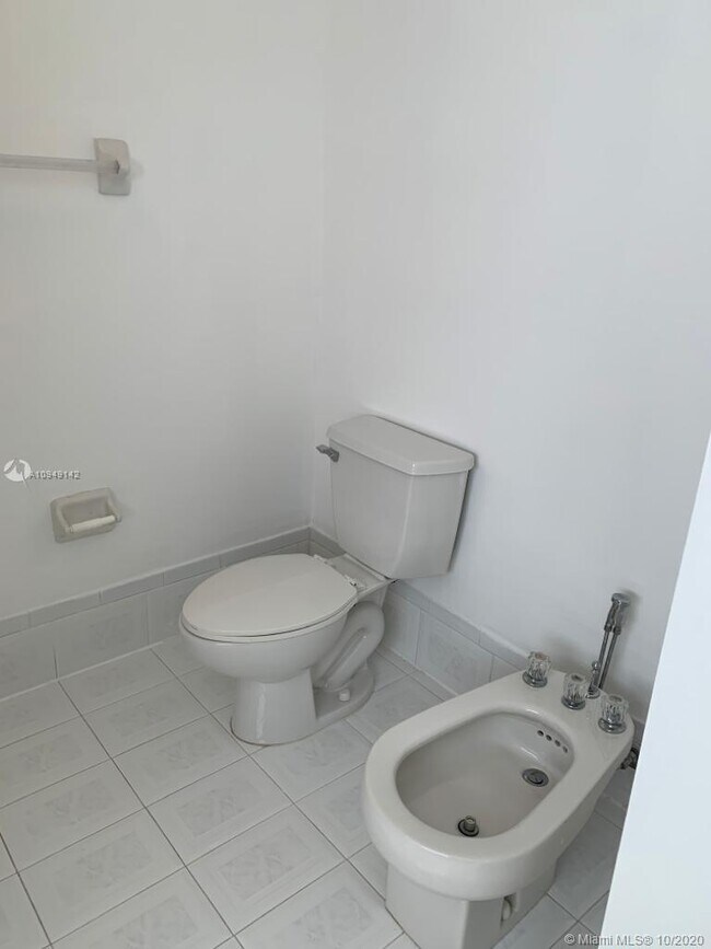 Building Photo - 3400 SW 153rd Ave