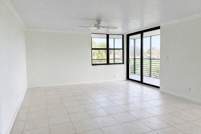 Building Photo - 3800 N Hills Dr