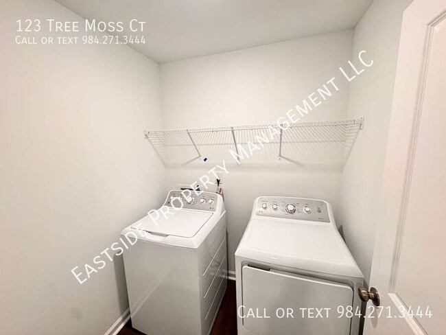 Building Photo - 123 Tree Moss Ct
