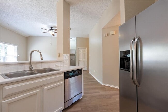 Building Photo - 1702 Verbena Way
