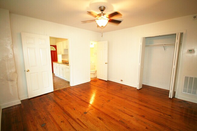 Building Photo - Adorable Renovated Duplex in Walltown with ALL Appliances - Large Fenced Yd!