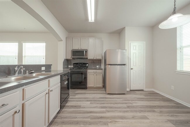Building Photo - 3979 Mossy Spring Ln