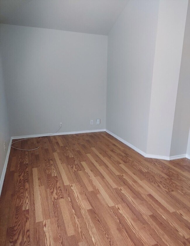Building Photo - Charming two-story home in the Bluffs at W...