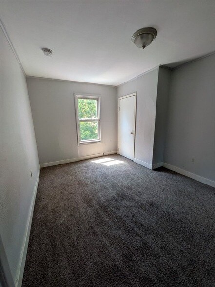 Building Photo - 447 Hays Ave