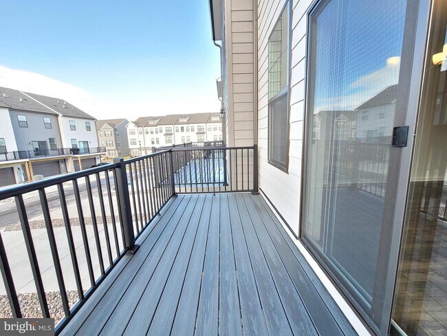 Building Photo - 754 Union St