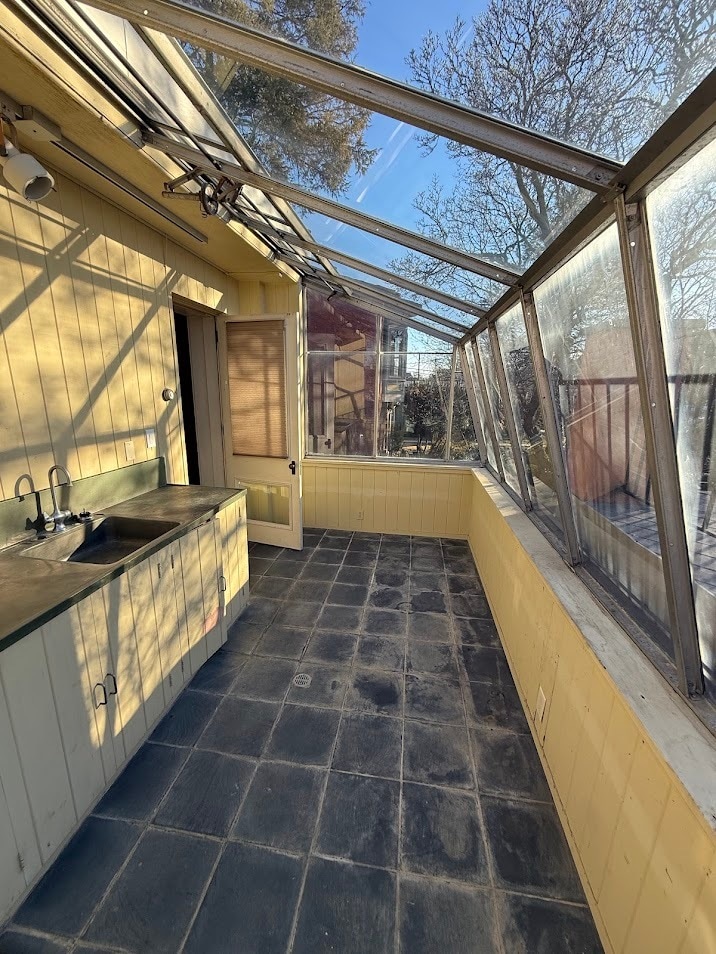 Greenhouse - 4 S 4th St