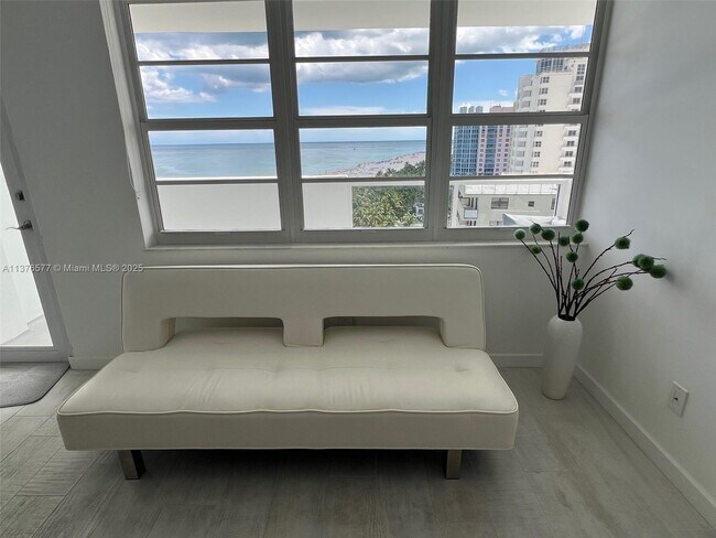 Building Photo - 100 Lincoln Rd