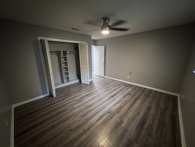 Building Photo - 2308 Avondale Dr