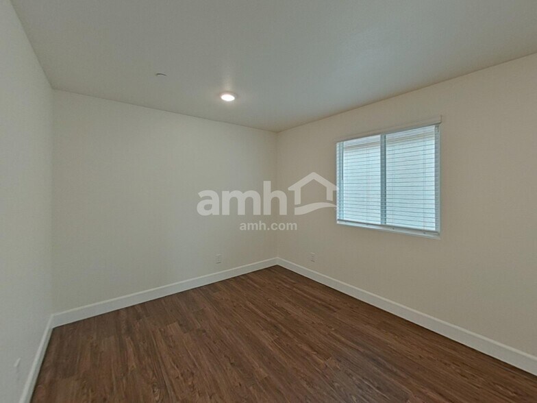 Building Photo - 80 Cabaletta Ln