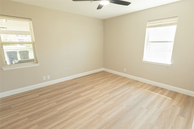 Building Photo - 602 N Morris St