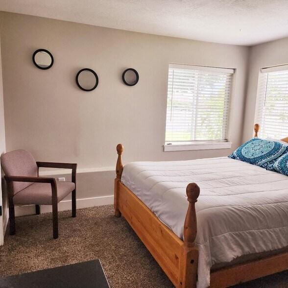 Building Photo - 33 W 1600 S St