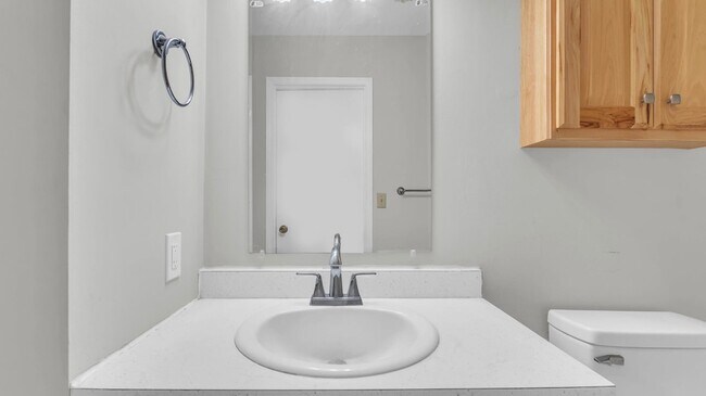 Building Photo - 6923 Barter Dr