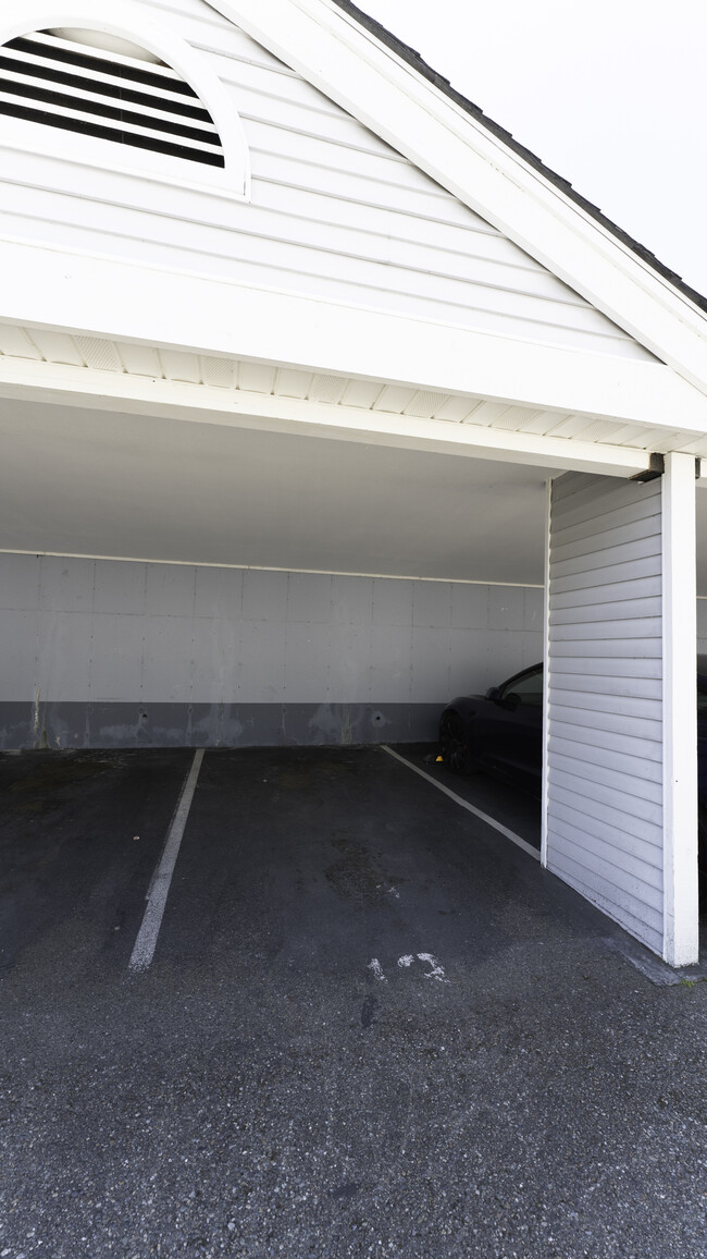 Building Photo - 12023 SE 60th St