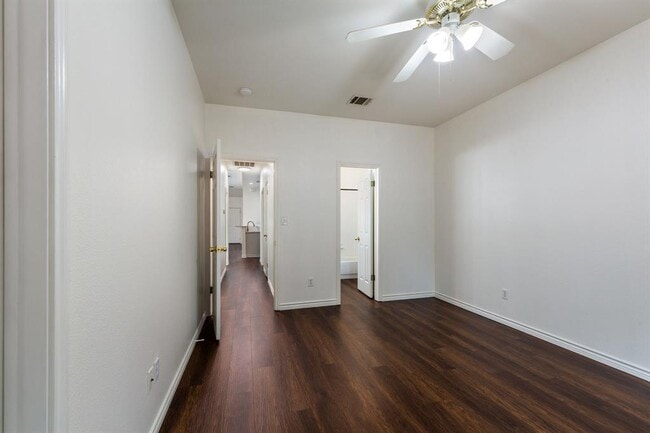 Building Photo - 8708 Weiser Dr