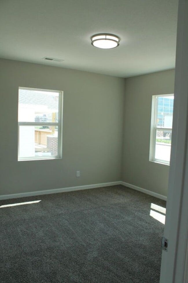Building Photo - Charming & Remodeled Near Historic C-Street!