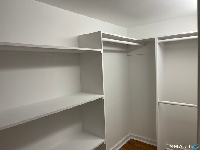 Building Photo - 80 Grassy Plain St