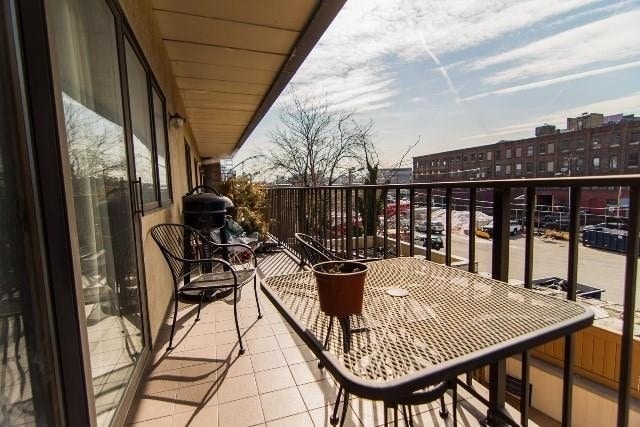 Building Photo - 72 Park Ave