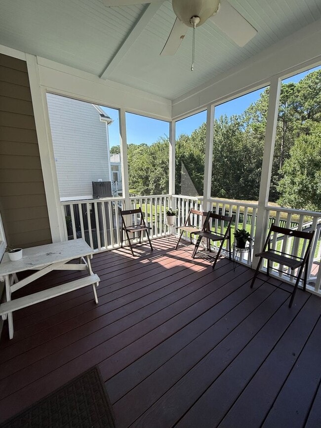 Building Photo - 120 Clouter Creek Dr