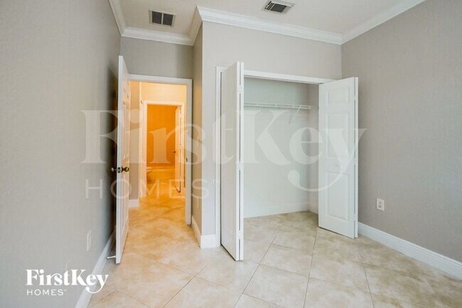 Building Photo - 665 SE 31st Ave