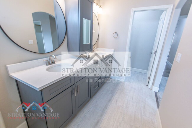 Building Photo - 1406 W Main St