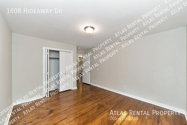 Building Photo - 1608 Hideaway Dr