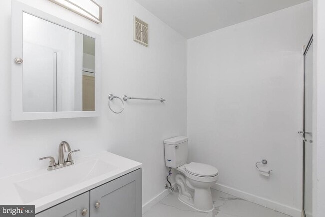 Building Photo - 1929 The Woods II