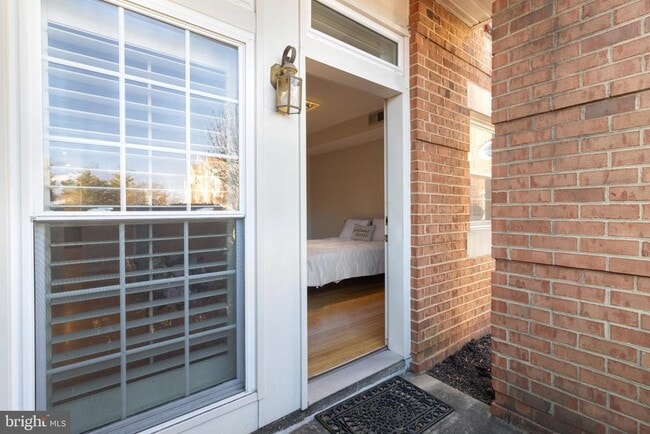 Building Photo - 6944 Ellingham Cir