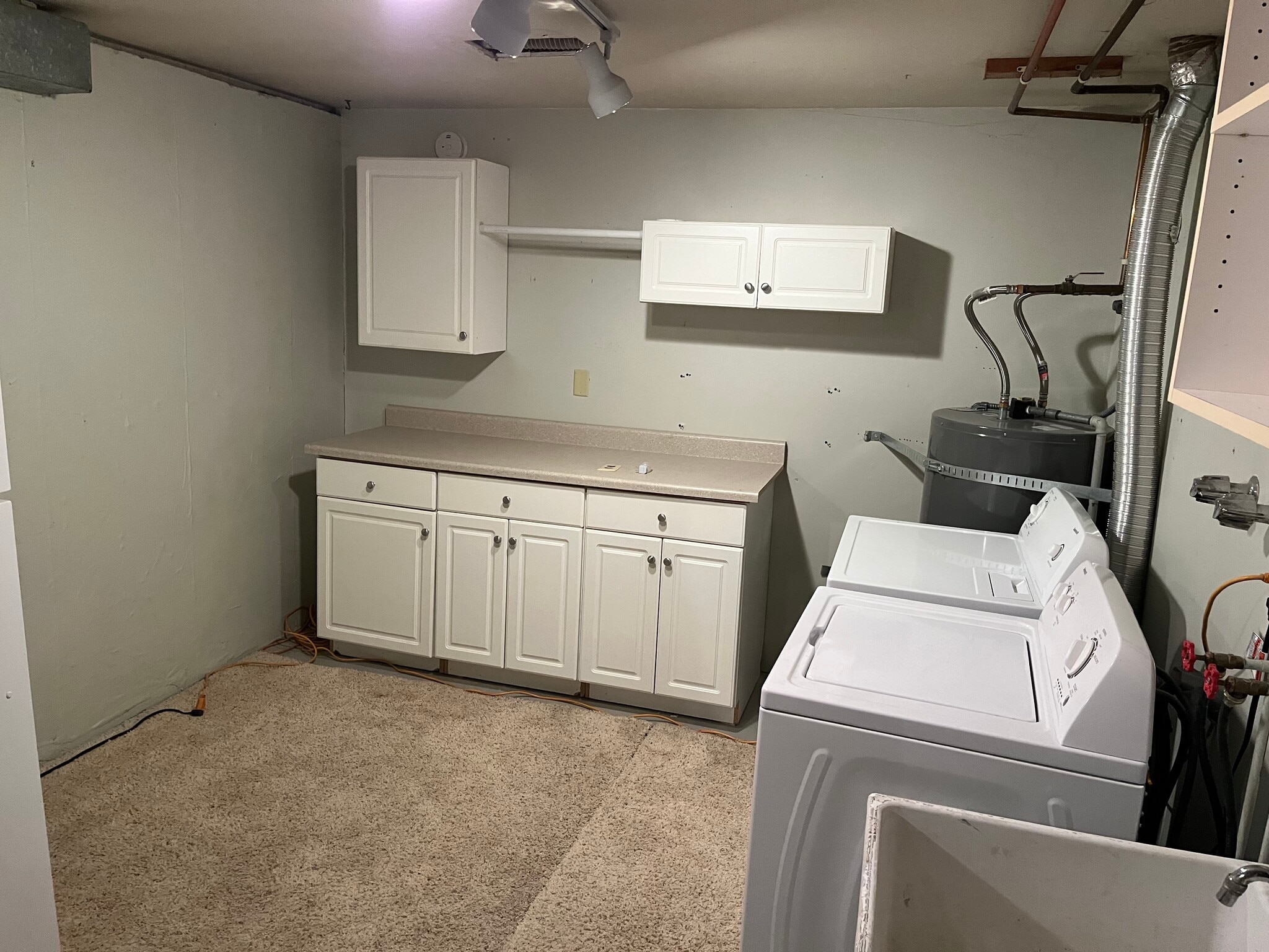 Large aundry room - 1138 NE 72nd Ave