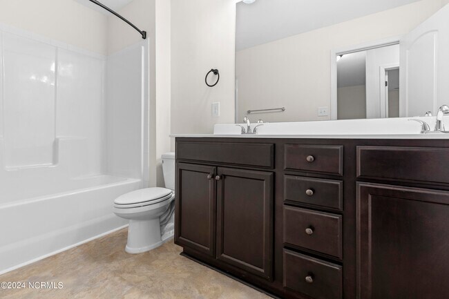 Building Photo - 200 Mia Ct