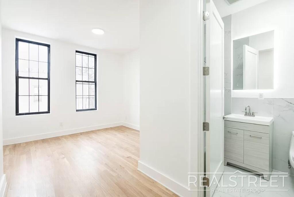 Building Photo - Brand new 2 Bed 2 Bath in Bushwick!