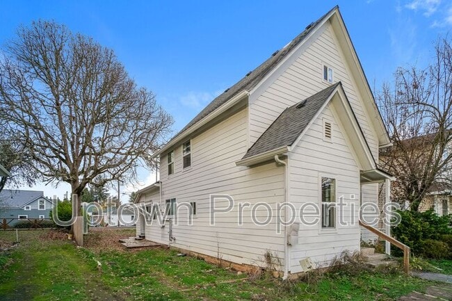 Building Photo - 135 NE Jackson St