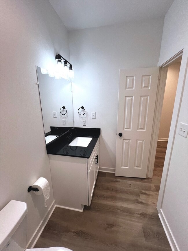 Building Photo - 175 W 6th St