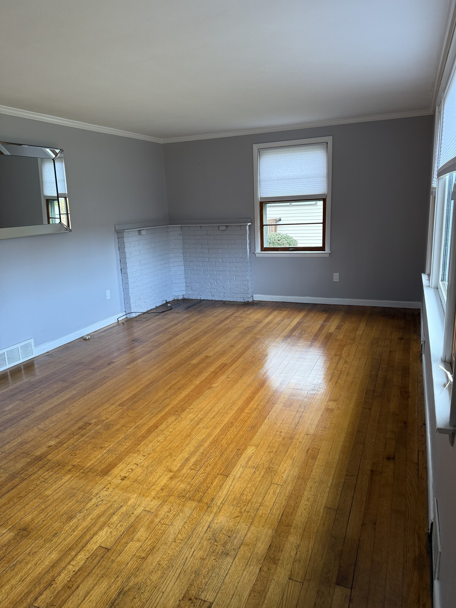 living room - 304 Brookside Dr