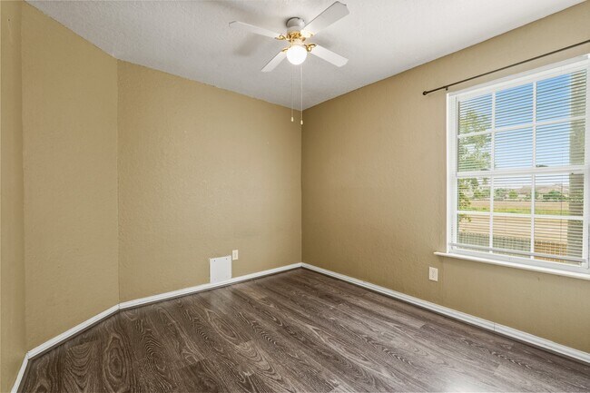 Building Photo - 1714 Blindlake Dr