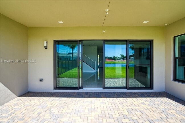 Building Photo - 9362 Tulip Leaf Ct