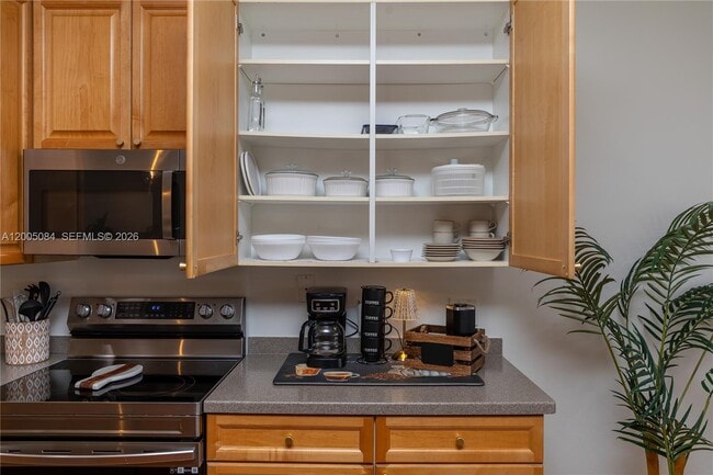 Building Photo - 1896 Crestview Way