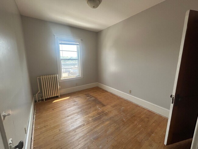 Building Photo - 505-507 N Farrington Street