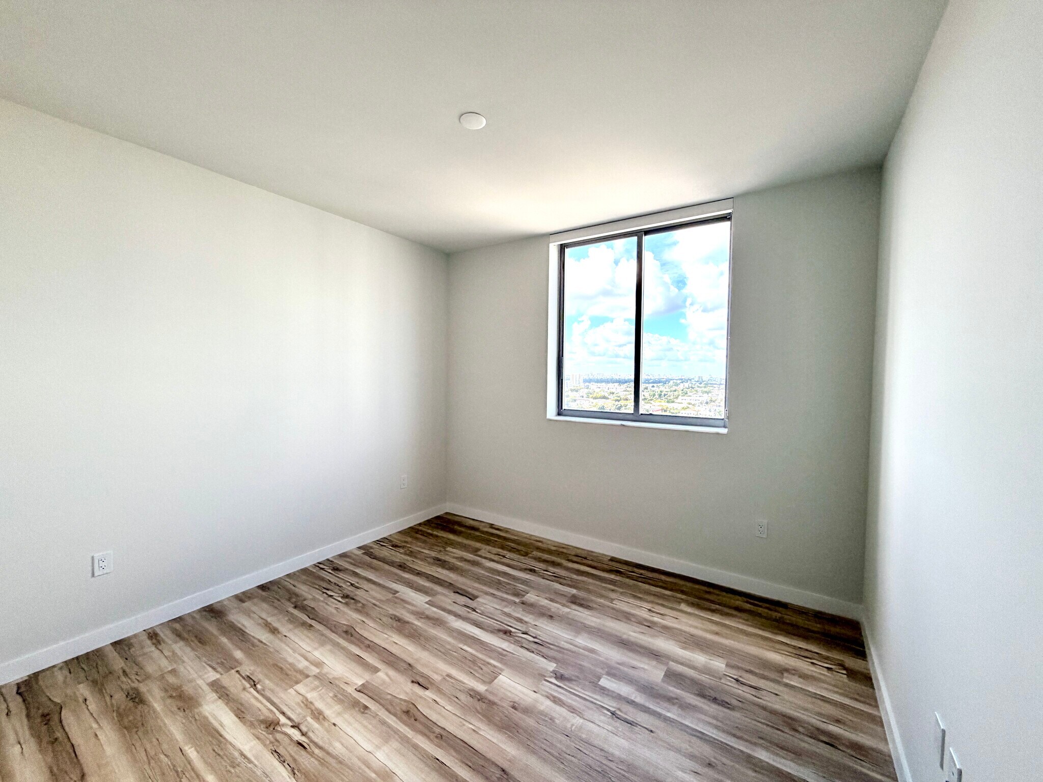 Building Photo - 452 SW 2nd St