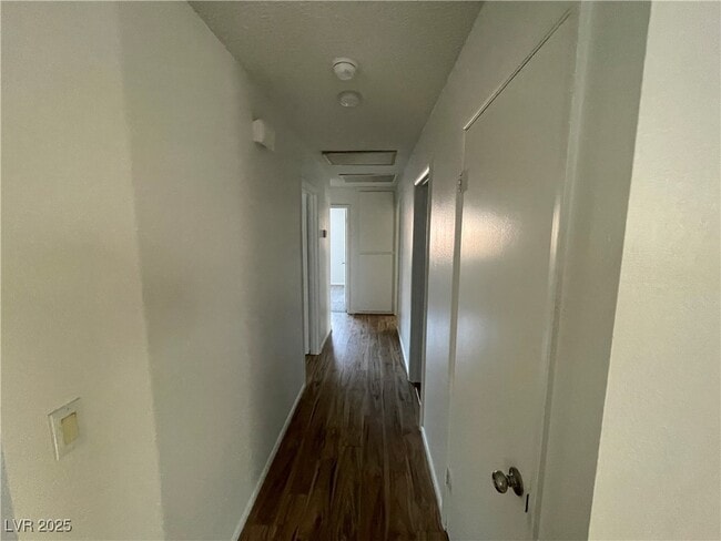 Building Photo - 1306 Esther Dr