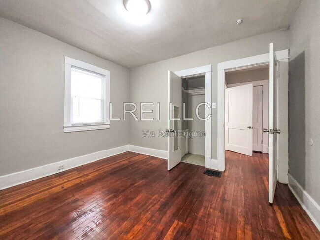 Building Photo - 311 S 38th St