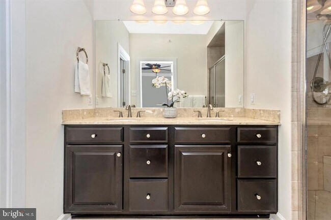 Building Photo - 9112 Kenway Ln