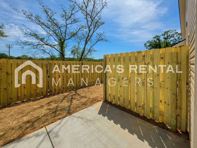 Building Photo - New Construction! Spacious Dual Level Townhome with Attached Garage for Rent in Decatur, AL! DEPO...