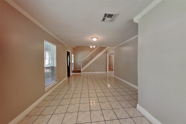 Building Photo - 3238 Three Pines Dr