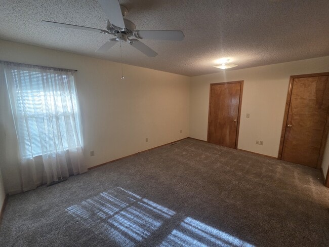 Building Photo - 2060 E Belmont St