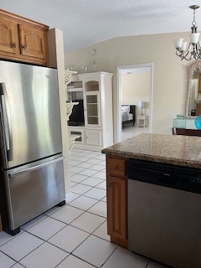Building Photo - Large home on corner lot!
