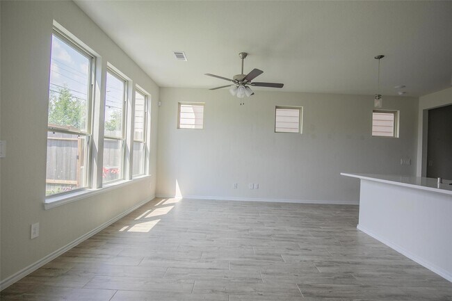 Building Photo - 10412 Marston Vineyard Dr