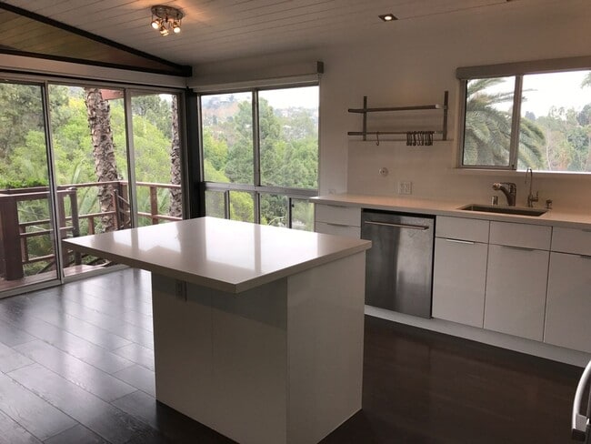 Building Photo - CALL TO BOOK!! Historic & Remodeled 2-Bedr...