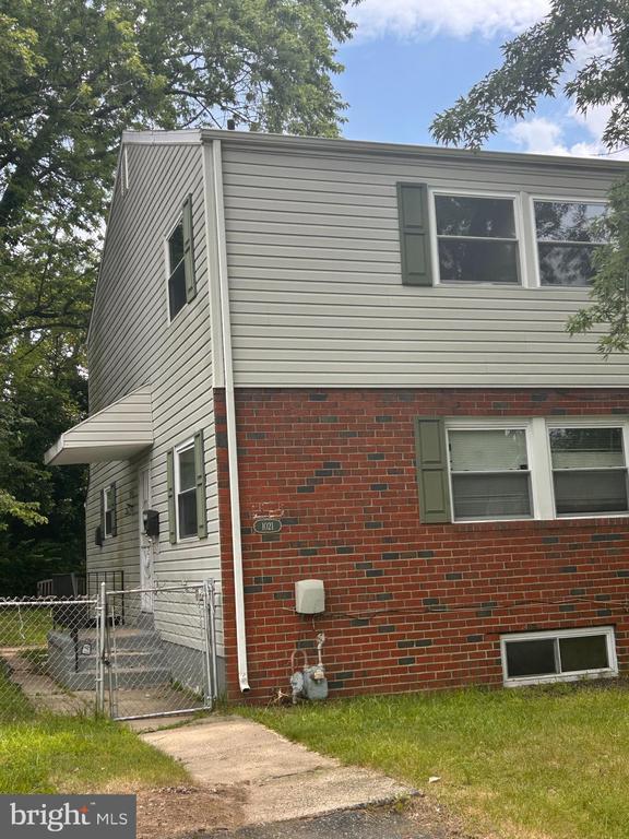 Building Photo - 1021 E Williams Cir