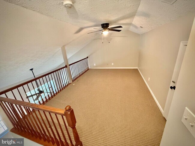 Building Photo - 104 Rover Ct