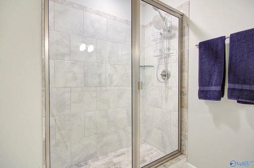 custom walk in shower - 291 Avebury Rd